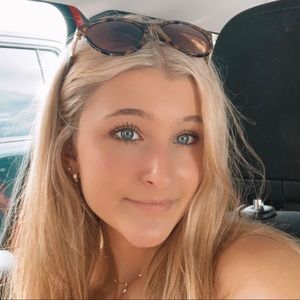 Meet your Posher, Brooke